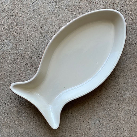 Cerutil Portugal Stoneware Fish Shaped Baking Dish - Picture 3 of 9